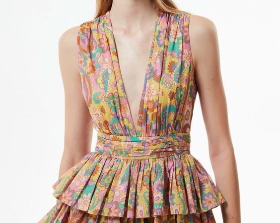 Embracing the Seasons: Latest Fashion Trends and Styling Tips for Every Season